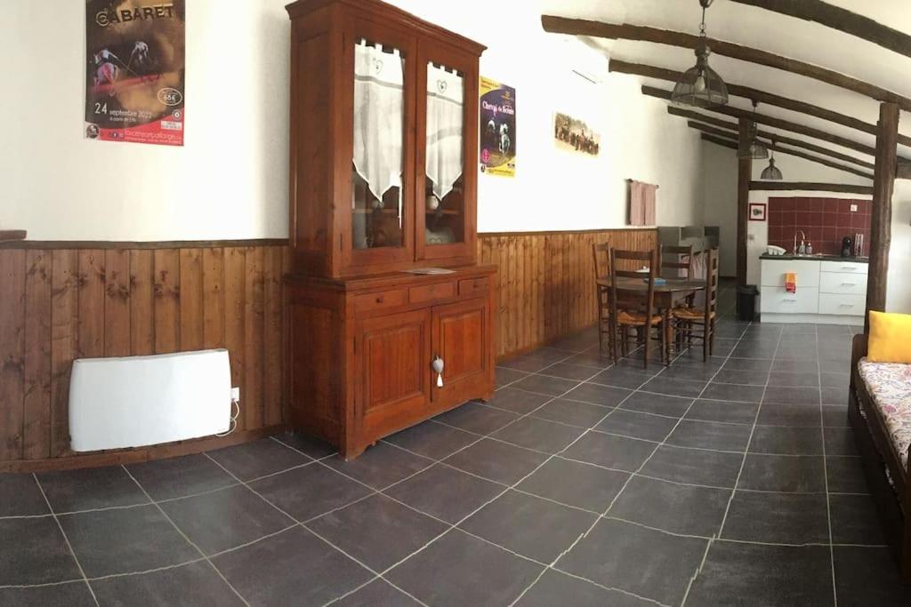 ארל Logement Insolite Au Coeur D'Une Ecurie מראה חיצוני תמונה